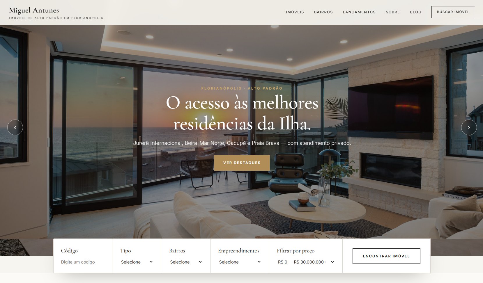 Home de um portal imobiliário criado na Aurovia, com busca e vitrine de imóveis